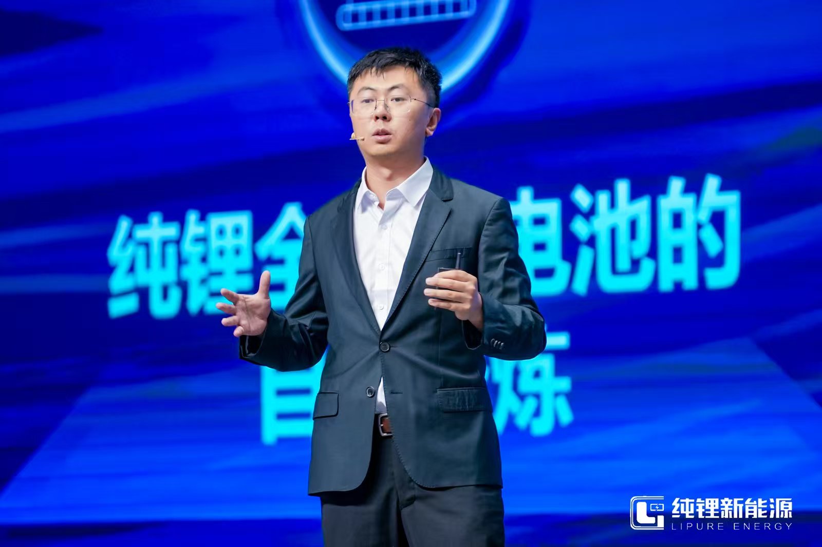 楊帆.jpg 楊帆.jpg